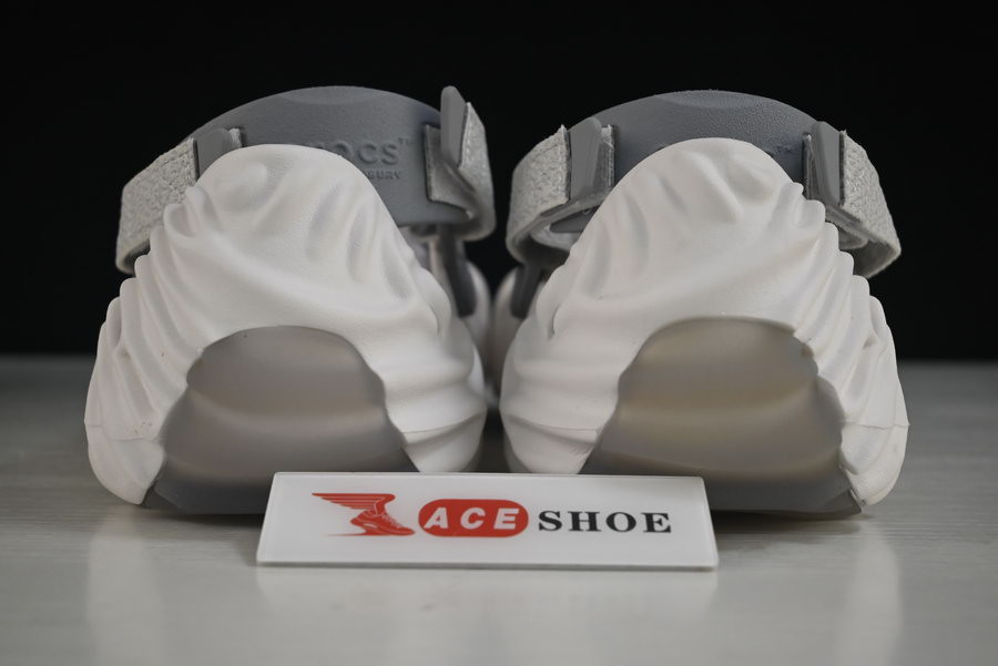 Cr*0*s pollex clog by salehe bembury spackle almost white